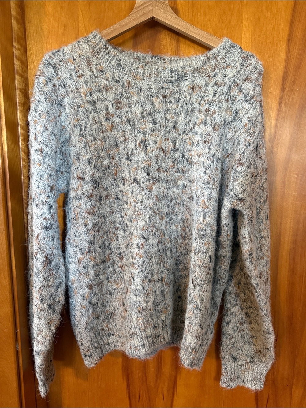 Hem & Thread Heathered Light Gray Crewneck Sweater with Flecks